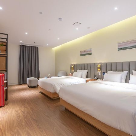 Nomad Hotel Gimhae Bagian luar foto
