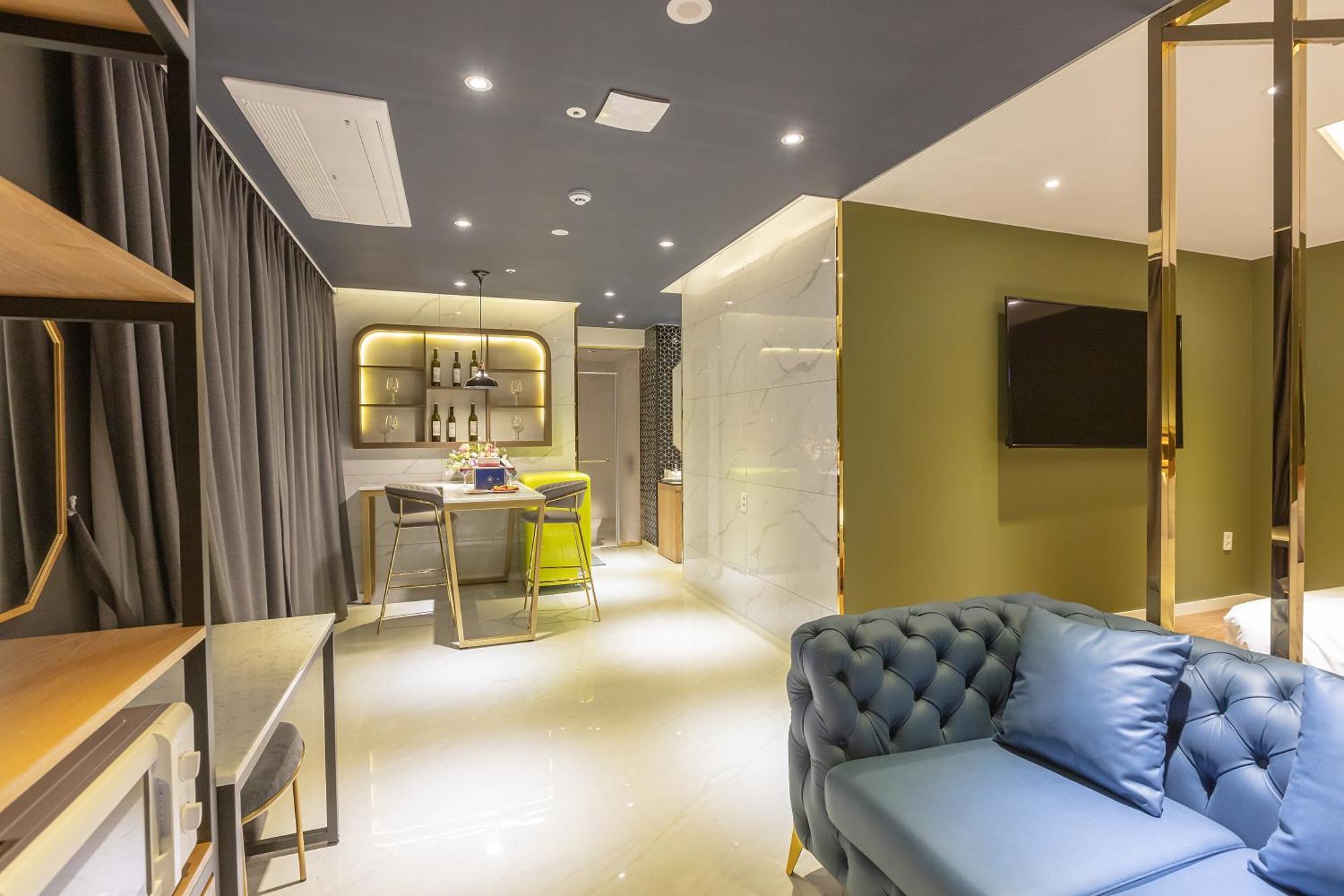 Nomad Hotel Gimhae Bagian luar foto