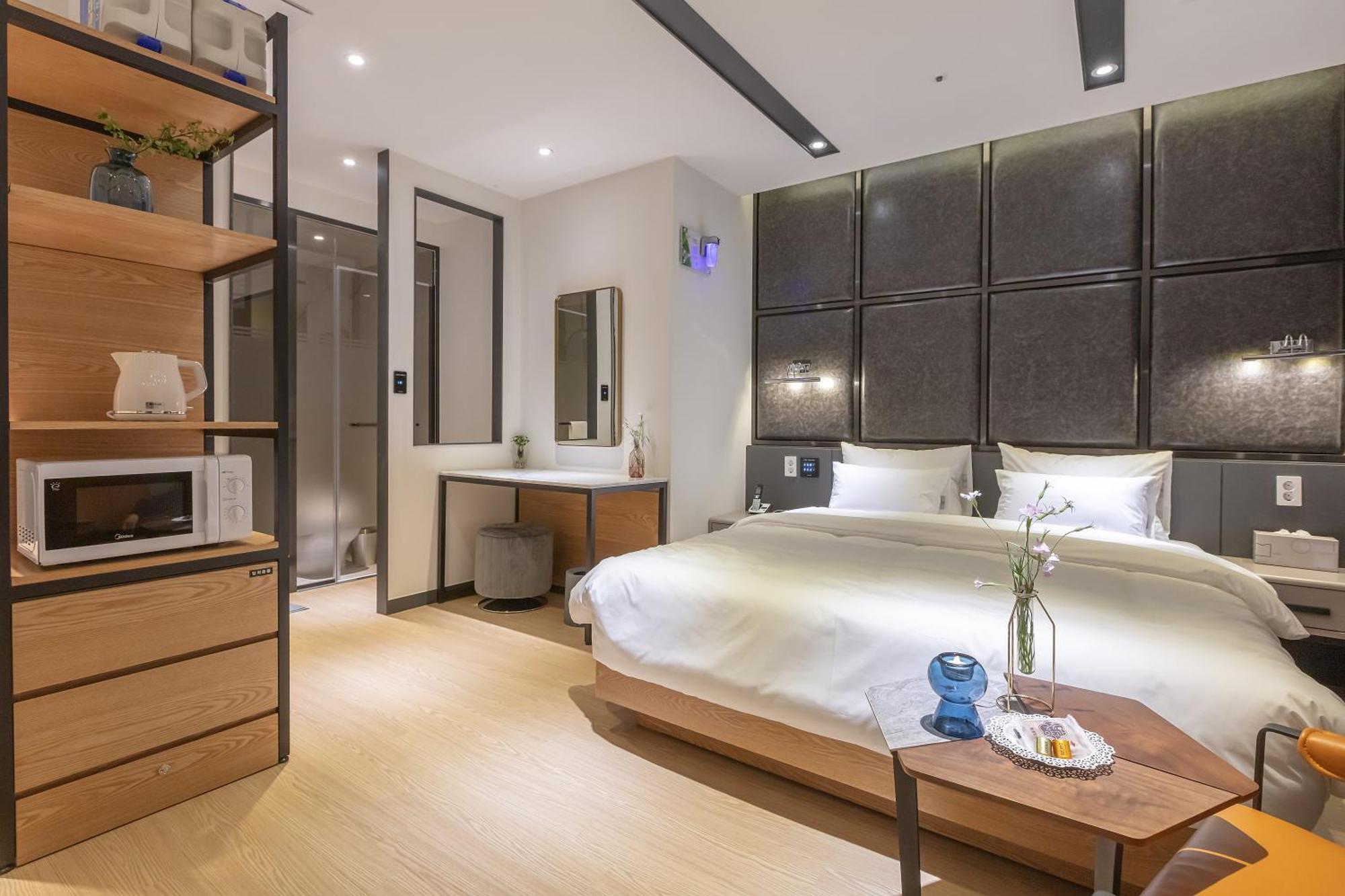 Nomad Hotel Gimhae Bagian luar foto
