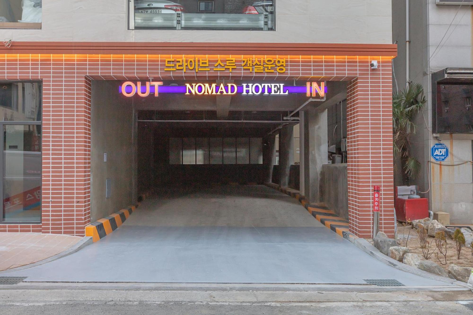 Nomad Hotel Gimhae Bagian luar foto